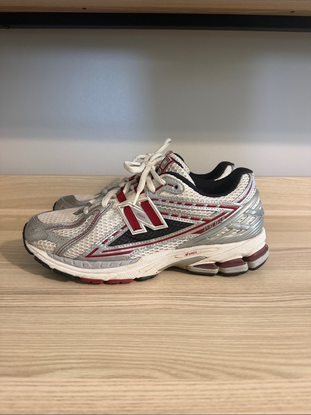 New Balance 1906 R sneaker 9.5